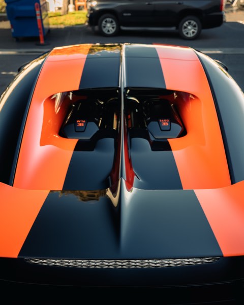 Overhead rear wing and roof detail