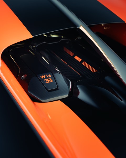 W16 engine cover detail